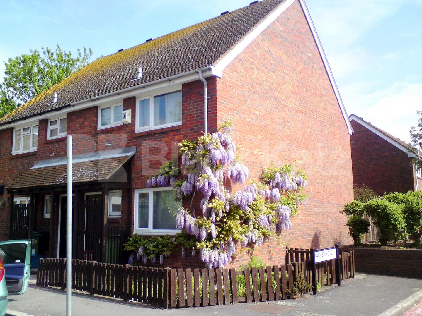 			LET, 3 Bedroom, 1 bath, 1 reception House			 Delverton Road, Kennington